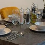 Modern, Komplett Saniert, In Zentraler Citylage Beim Kennedyplatz, Voll Ausgestatte Kueche, Offener Wohn- Und Essbereich, Helle Raeume Essen
