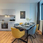 Appartamento Modern, Komplett Saniert, In Zentraler Citylage Beim Kennedyplatz, Voll Ausgestatte Kueche, Offener Wohn- Und Essbereich, Helle Raeume