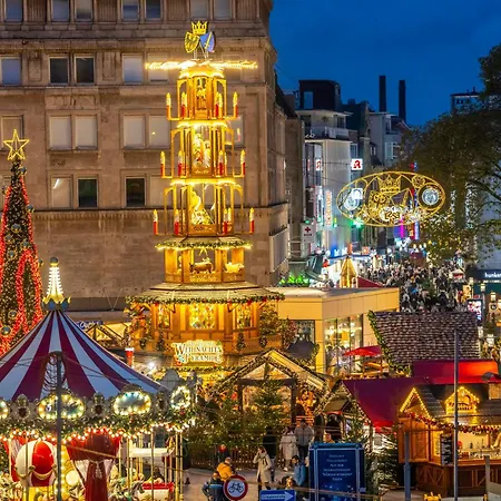 דירה Modern, Komplett Saniert, In Zentraler Citylage Beim Kennedyplatz, Voll Ausgestatte Kueche, Offener Wohn- Und Essbereich, Helle Raeume *