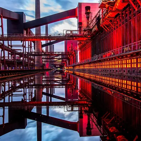 Modern, Komplett Saniert, In Zentraler Citylage Beim Kennedyplatz, Voll Ausgestatte Kueche, Offener Wohn- Und Essbereich, Helle Raeume Apartman Essen