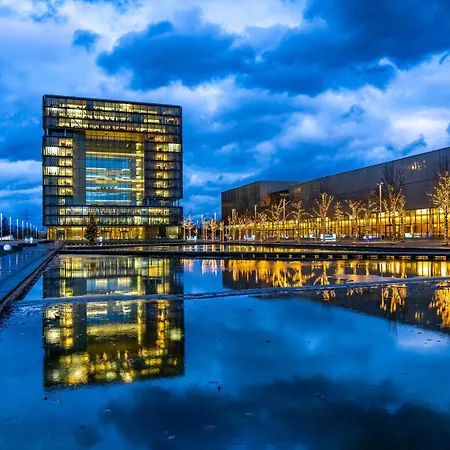 דירה Modern, Komplett Saniert, In Zentraler Citylage Beim Kennedyplatz, Voll Ausgestatte Kueche, Offener Wohn- Und Essbereich, Helle Raeume אסן