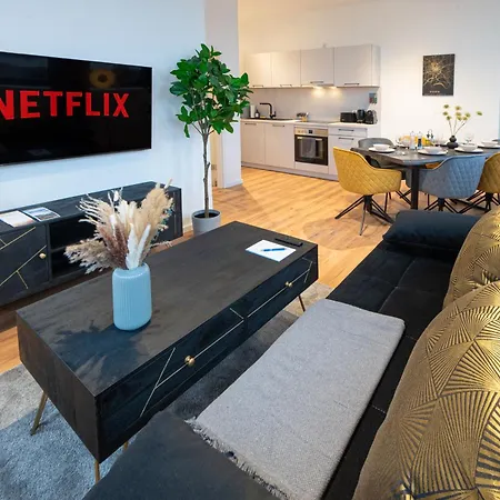 Apartman Modern, Komplett Saniert, In Zentraler Citylage Beim Kennedyplatz, Voll Ausgestatte Kueche, Offener Wohn- Und Essbereich, Helle Raeume *
