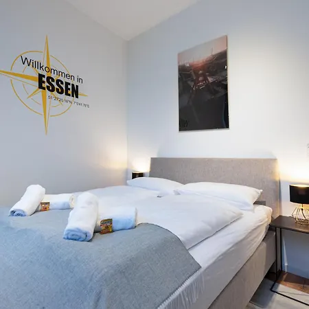 Modern, Komplett Saniert, In Zentraler Citylage Beim Kennedyplatz, Voll Ausgestatte Kueche, Offener Wohn- Und Essbereich, Helle Raeume Apartman Essen