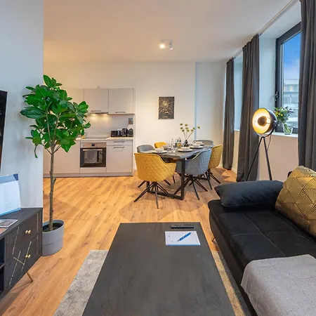 Apartmán Modern, Komplett Saniert, In Zentraler Citylage Beim Kennedyplatz, Voll Ausgestatte Kueche, Offener Wohn- Und Essbereich, Helle Raeume *