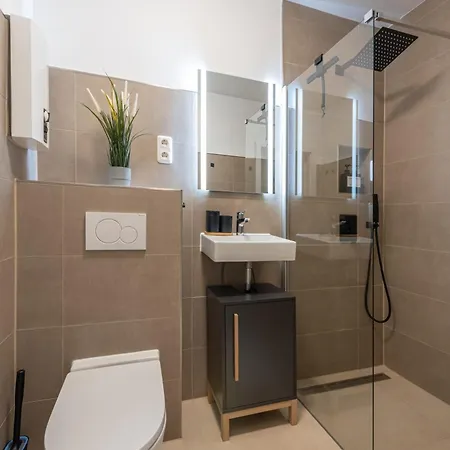 Modern, Komplett Saniert, In Zentraler Citylage Beim Kennedyplatz, Voll Ausgestatte Kueche, Offener Wohn- Und Essbereich, Helle Raeume אסן