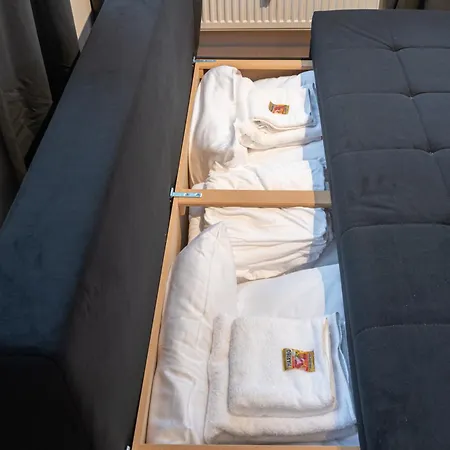 Modern, Komplett Saniert, In Zentraler Citylage Beim Kennedyplatz, Voll Ausgestatte Kueche, Offener Wohn- Und Essbereich, Helle Raeume