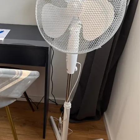 Modern, Komplett Saniert, In Zentraler Citylage Beim Kennedyplatz, Voll Ausgestatte Kueche, Offener Wohn- Und Essbereich, Helle Raeume אסן