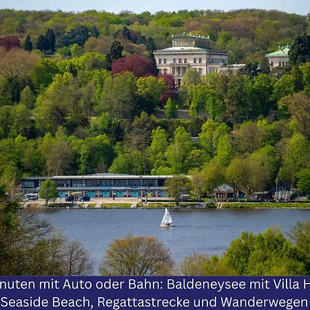 Apartmán Modern, Komplett Saniert, In Zentraler Citylage Beim Kennedyplatz, Voll Ausgestatte Kueche, Offener Wohn- Und Essbereich, Helle Raeume *