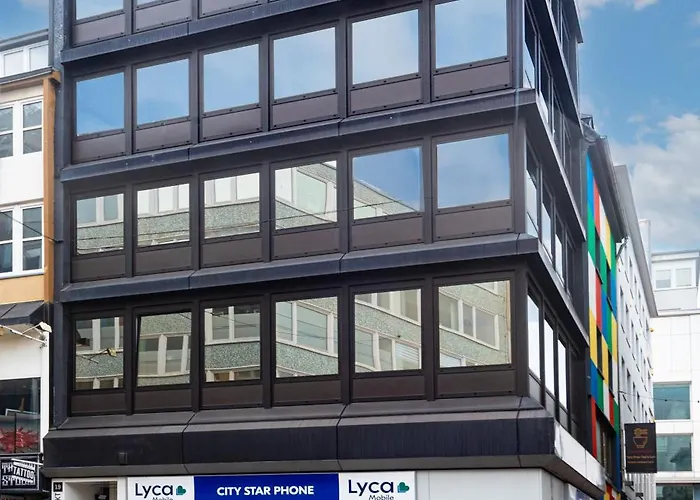 Modern, Komplett Saniert, In Zentraler Citylage Beim Kennedyplatz, Voll Ausgestatte Küche, Offener Wohn- Und Essbereich, Helle Räume