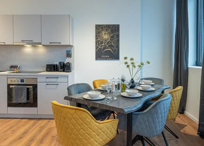 Apartament Modern, Komplett Saniert, In Zentraler Citylage Beim Kennedyplatz, Voll Ausgestatte Kueche, Offener Wohn- Und Essbereich, Helle Raeume