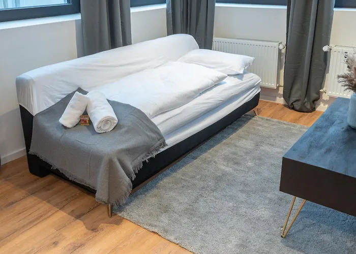 Modern, Komplett Saniert, In Zentraler Citylage Beim Kennedyplatz, Voll Ausgestatte Kueche, Offener Wohn- Und Essbereich, Helle Raeume * Essen