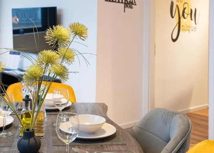 Modern, Komplett Saniert, In Zentraler Citylage Beim Kennedyplatz, Voll Ausgestatte Kueche, Offener Wohn- Und Essbereich, Helle Raeume Apartament