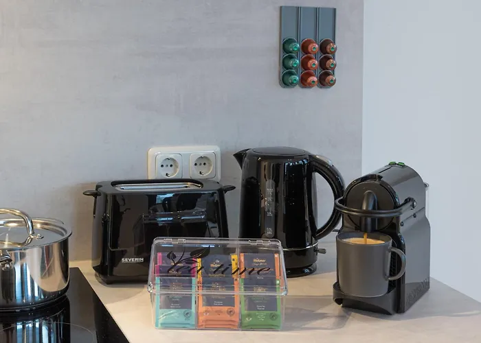 Modern, Komplett Saniert, In Zentraler Citylage Beim Kennedyplatz, Voll Ausgestatte Kueche, Offener Wohn- Und Essbereich, Helle Raeume Apartament Essen