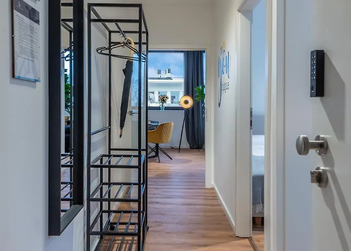 Modern, Komplett Saniert, In Zentraler Citylage Beim Kennedyplatz, Voll Ausgestatte Kueche, Offener Wohn- Und Essbereich, Helle Raeume *