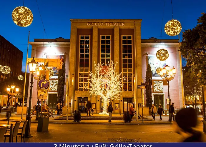 Modern, Komplett Saniert, In Zentraler Citylage Beim Kennedyplatz, Voll Ausgestatte Kueche, Offener Wohn- Und Essbereich, Helle Raeume * Essen